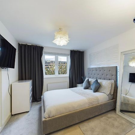 Modern 2 Bed City Apartment With Private Parking Swansea Buitenkant foto