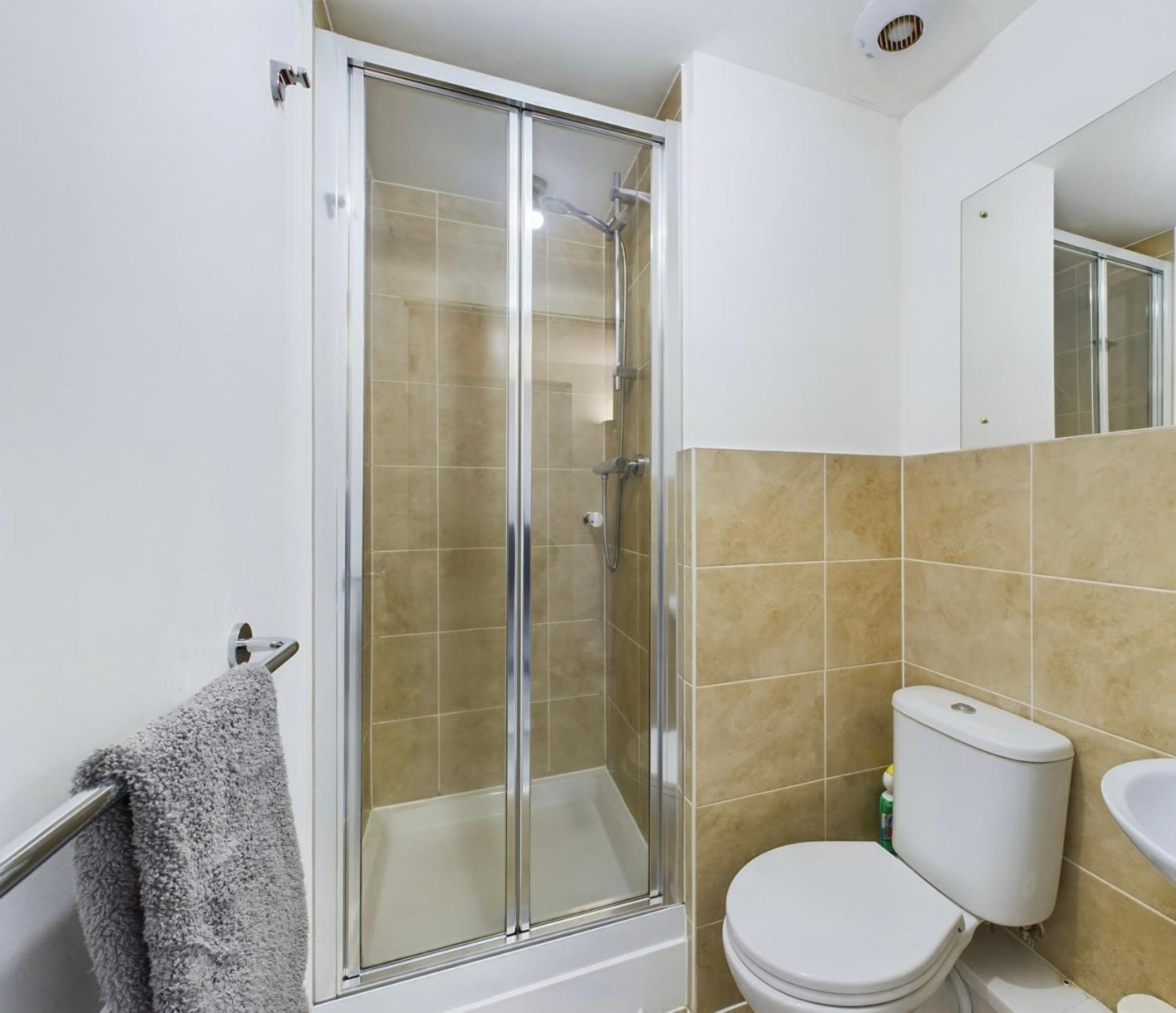 Modern 2 Bed City Apartment With Private Parking Swansea Buitenkant foto